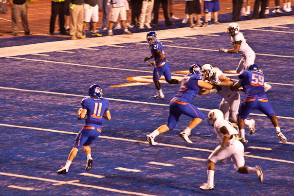 Kellen Moore leading Boise to a win over Oregon in 2009.